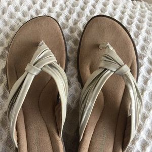 Naturalizer Thong Sandal Shimmer Fabric